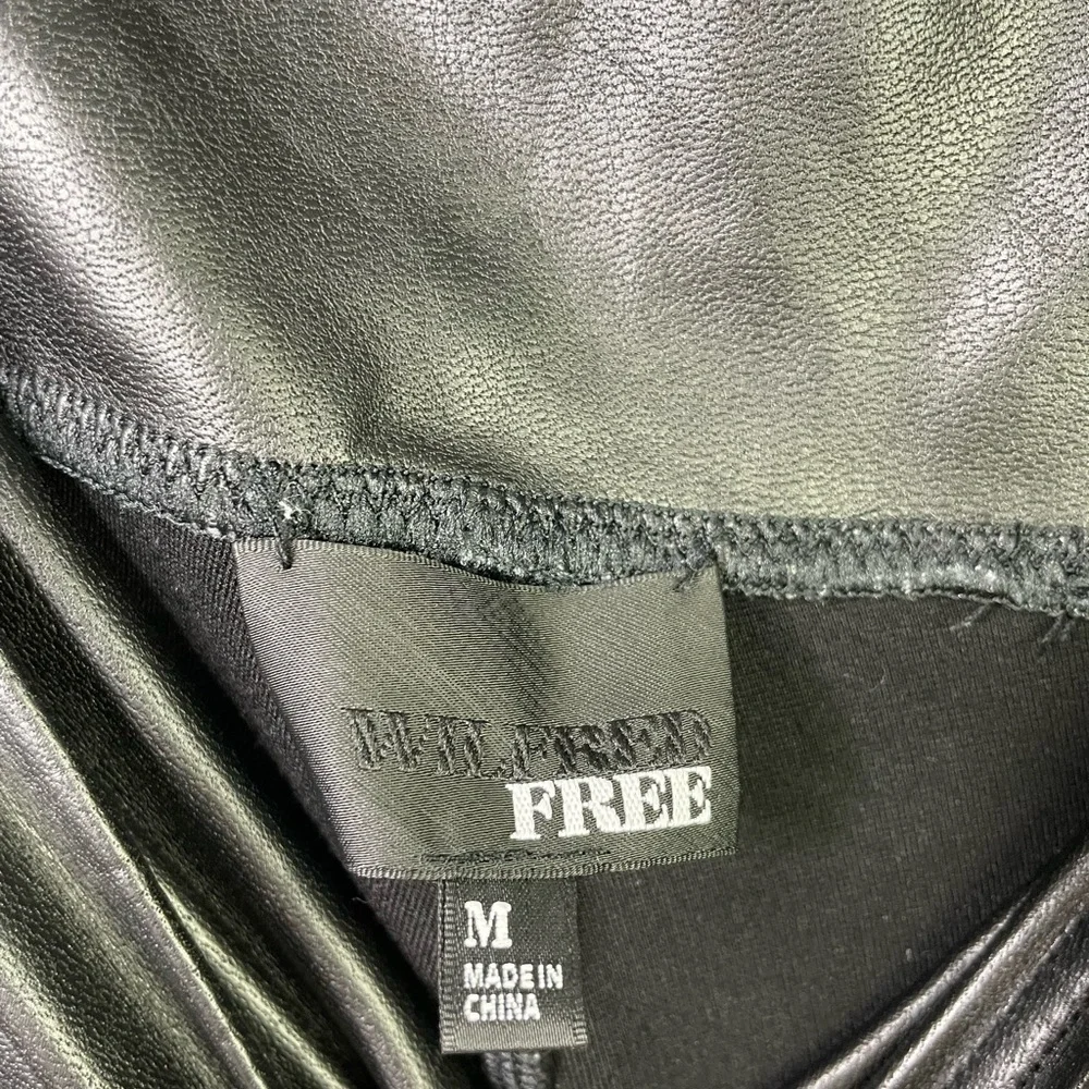 Aritzia Wilfred Free Daria Pant High Waisted Vegan Leather Leggings Black Size M - Picture 8 of 14
